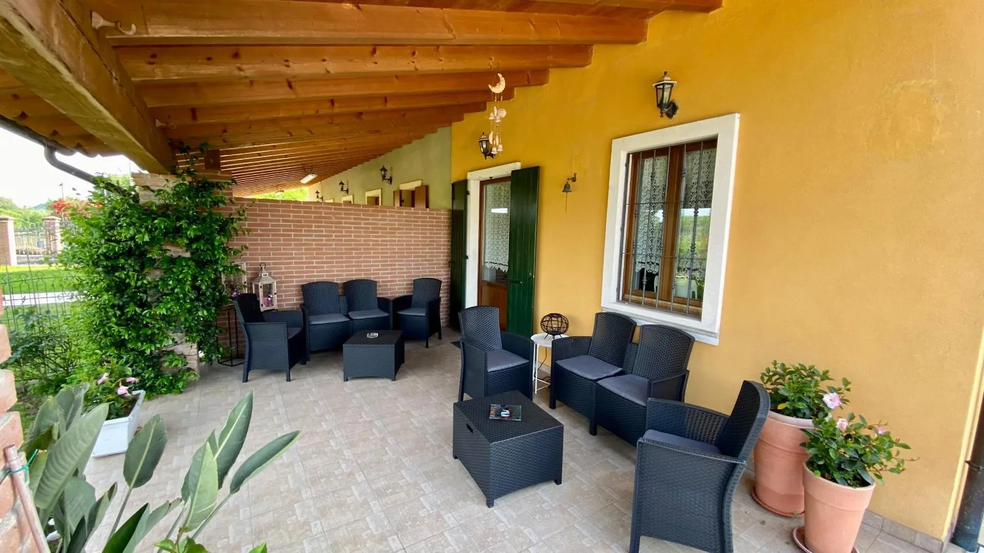 B&B Civico 61 Pastrengo 0*,  Italy