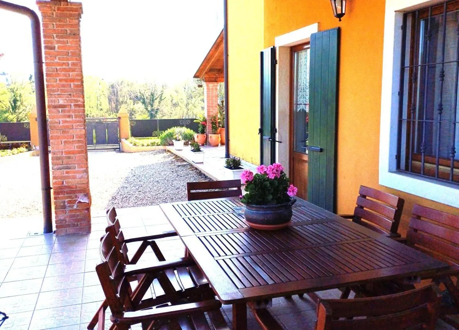 B&B Civico 61 Pastrengo Bed & Breakfast